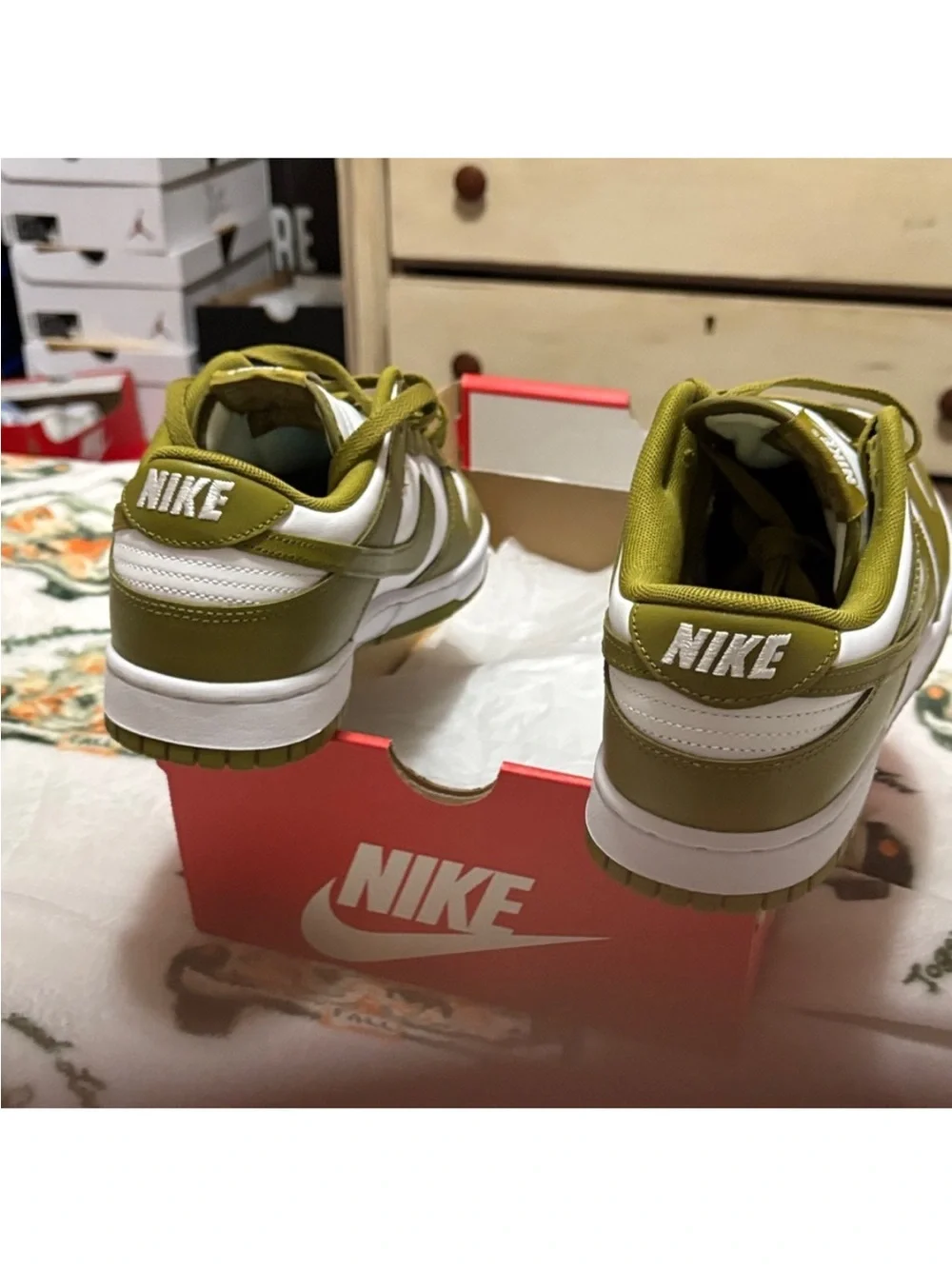 Nike Men’s dunk Low-Top Sneakers — White & Olive Green Leather